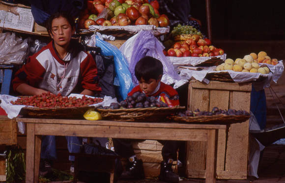 Kinderarbeit ist in Peru kein Problem - Es müssen alle Kinder arbeiten ...
