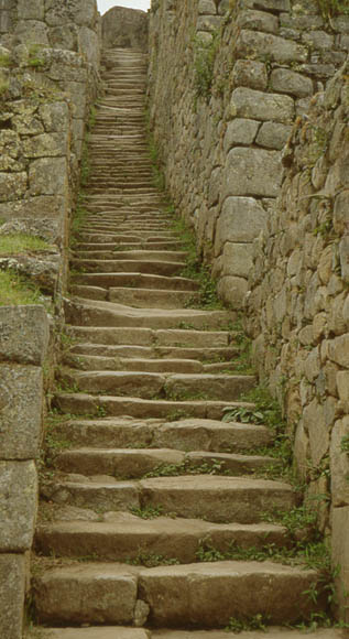 Durch die Lage auf dem Hügel benötigten die Inkas sehr viel Treppen