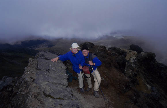 Geschafft - auf dem mittleren Gipfel des Rumiahui (4700m)