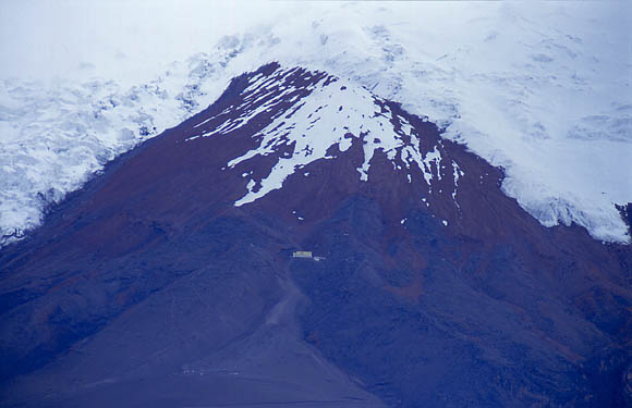 Rifugio Jose f. Ribas - das Cotopaxi Basislager (der kleine gelbe Fleck in der mitte)